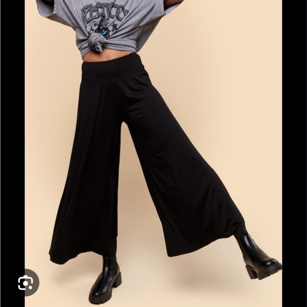 Black Earthbound flowy pants, silky soft, size small